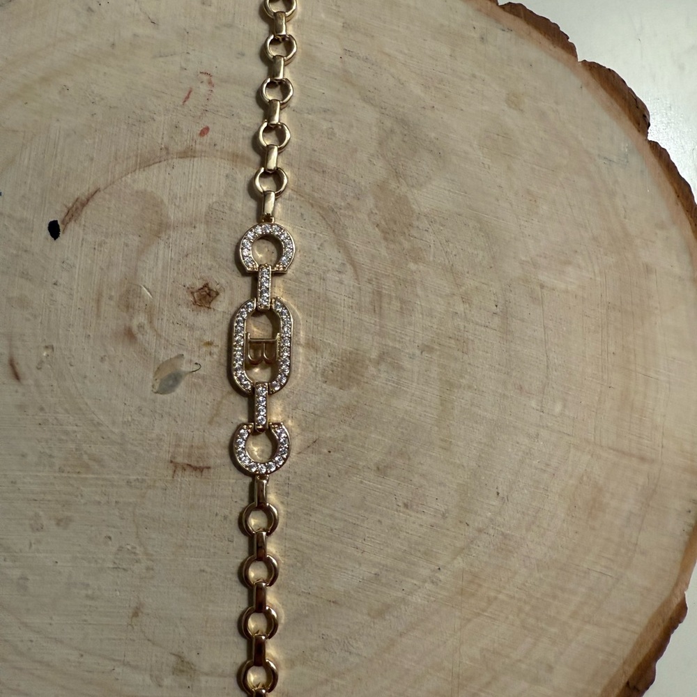 Elegant Gold‎ plated Link Bracelet with Crystal Accents